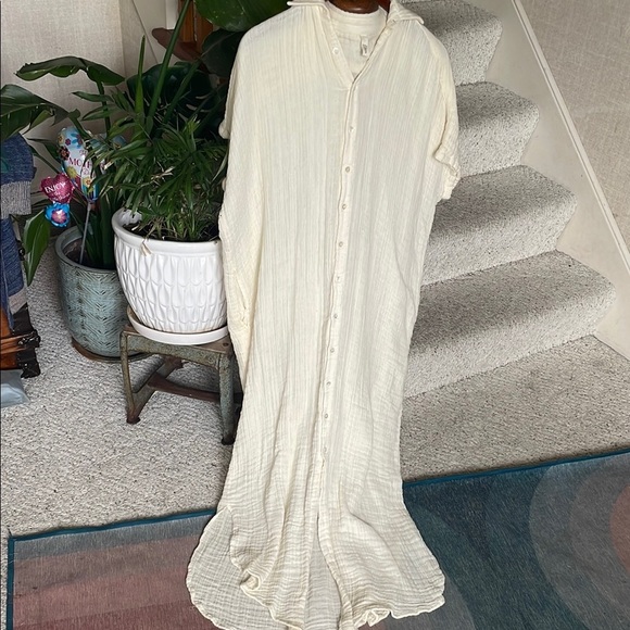 Elan Ivory Textured Button-Up Kafton Dress - Picture 2 of 11